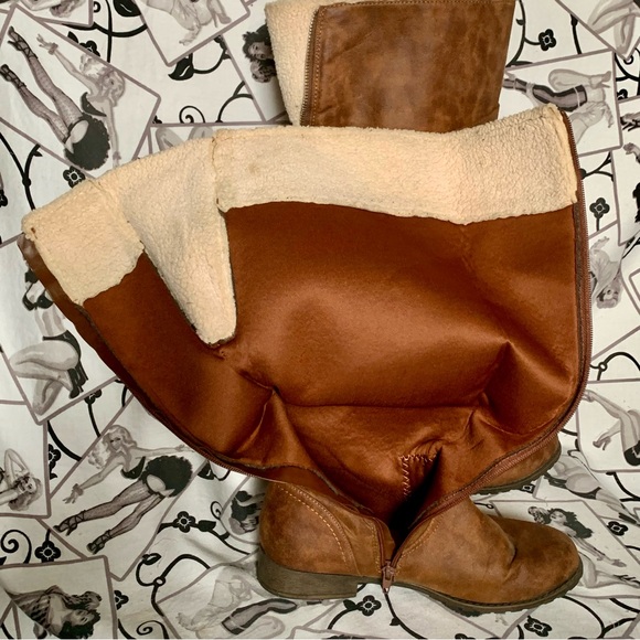 Knee-High Boots - Picture 7 of 8